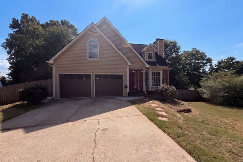 Photo 1 of 31 of 3795 Churchill Dr, Marietta, GA