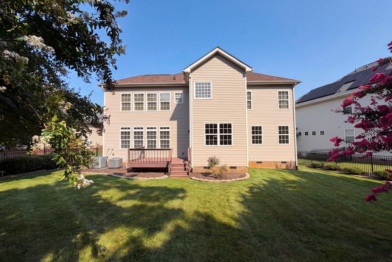 Photo 5 of 28 of 1139 Donelea Ln NW, Concord, NC