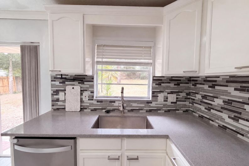 Photo 7 of 17 of 976 Liskeard Ave, Orange City, FL