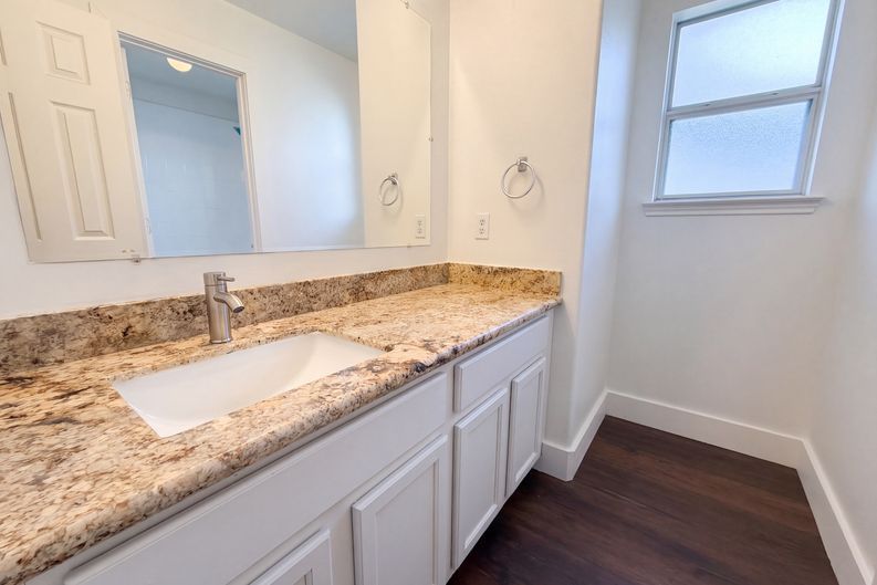 Photo 16 of 43 of 7618 Crescent Lake Ct, Rosenberg, TX