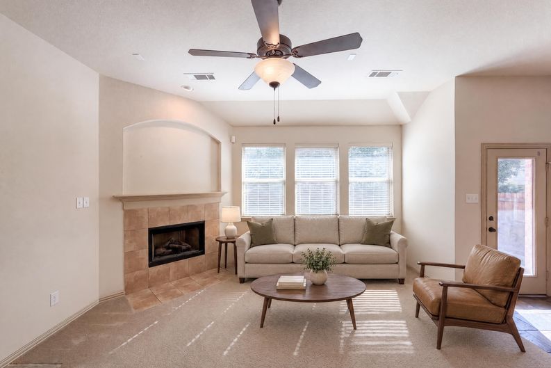 Photo 9 of 29 of 8152 Black Sumac Dr, Fort Worth, TX