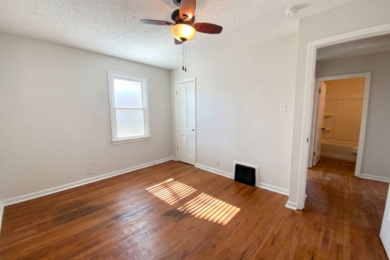 Photo 4 of 17 of 6736 Wise Ave, Saint Louis, MO