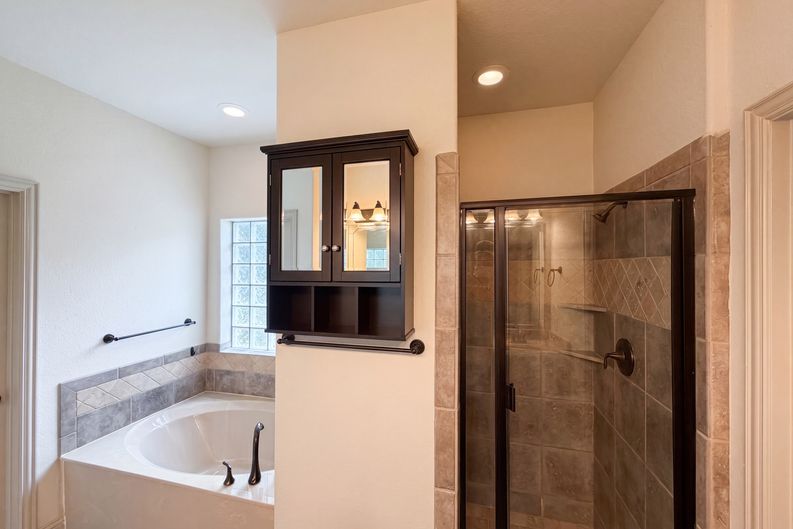 Photo 20 of 25 of 121 Rey Del Mar Cir, Weatherford, TX