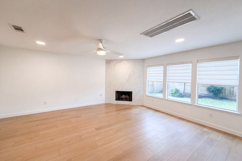 Photo 9 of 22 of 14631 Pebble Meadow Ct, Cypress, TX