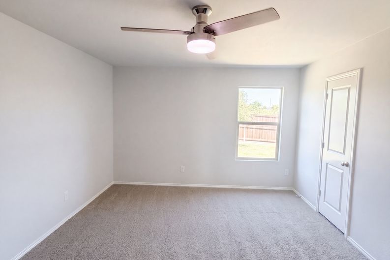 Photo 4 of 20 of 3617 Harper St, Little Elm, TX