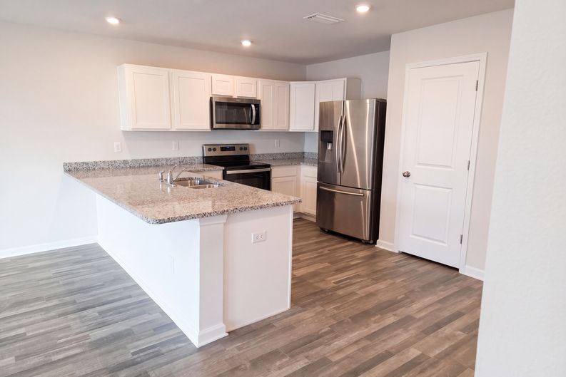 Photo 8 of 21 of 128 Mikaela Ave, Defuniak Springs, FL