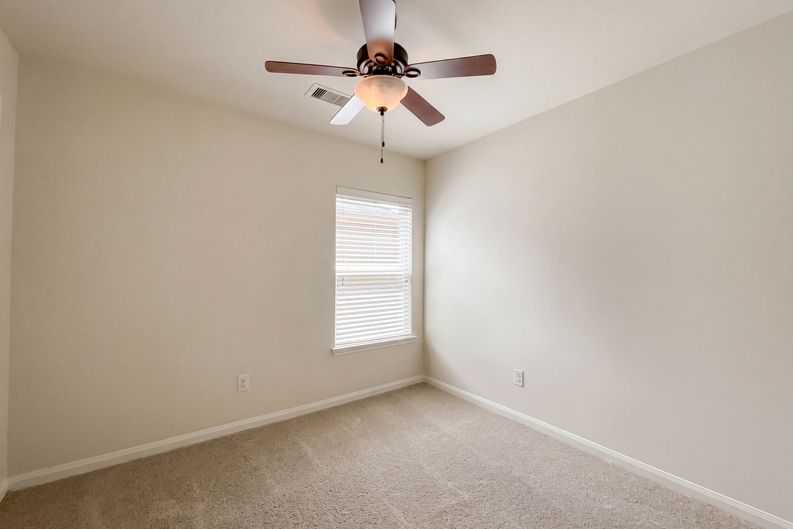 Photo 10 of 16 of 8735 Hazel Rose Sky Dr, Humble, TX