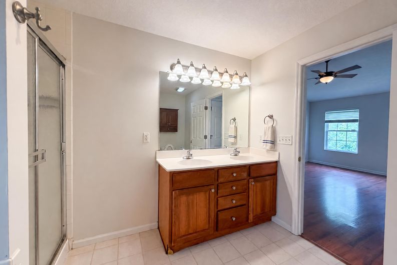 Photo 31 of 51 of 7966 Lazelle Woods Dr, Westerville, OH