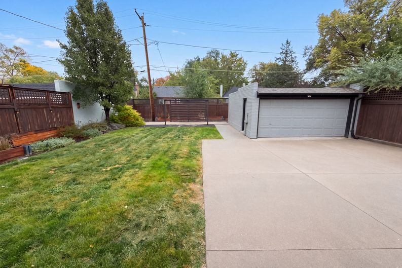 Photo 17 of 18 of 1560 Leyden St, Denver, CO
