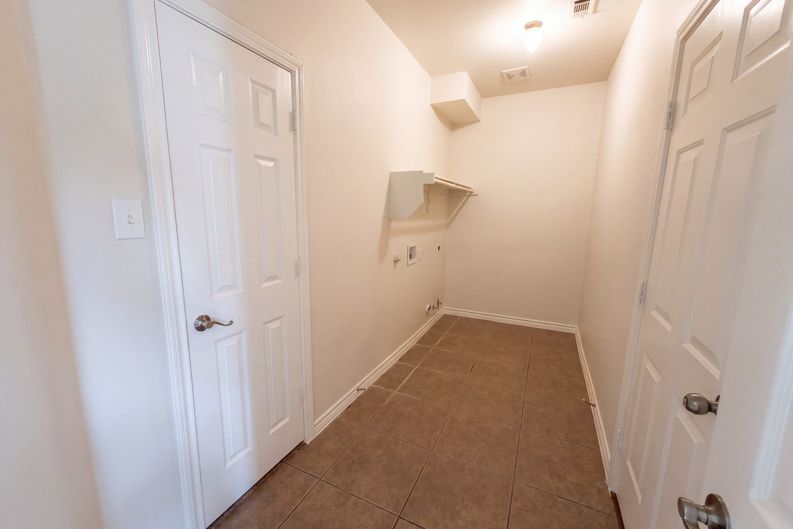Photo 20 of 29 of 1803 High Meadow St, Glenn Heights, TX