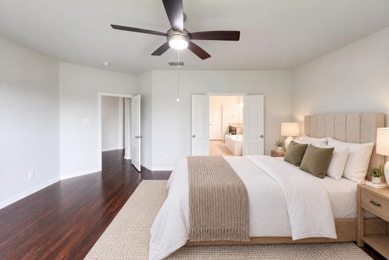 Photo 4 of 18 of 1501 Martin Creek Dr, Little Elm, TX