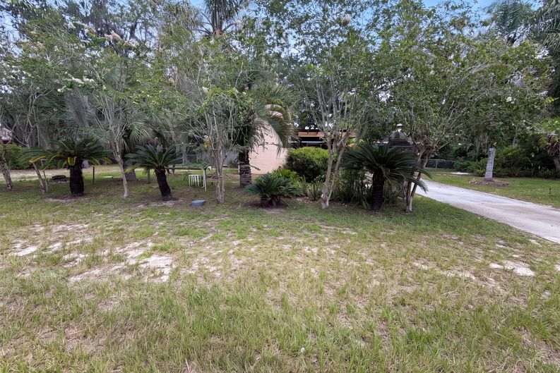 Photo 18 of 21 of 6854 Holly Hill Rd, Melrose, FL