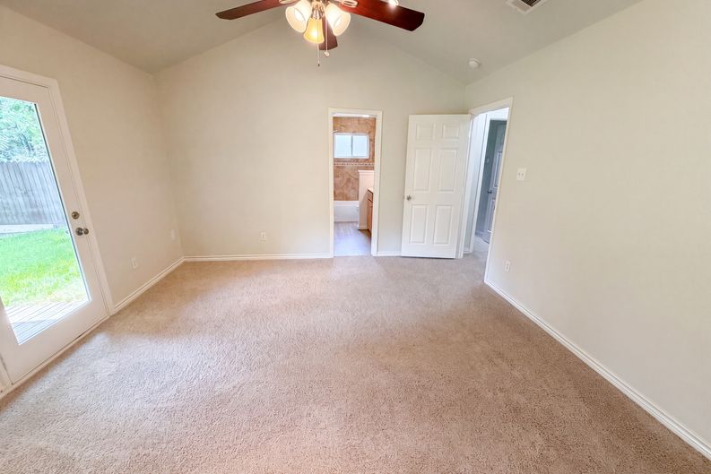 Photo 13 of 19 of 17014 Fid Ct, Crosby, TX