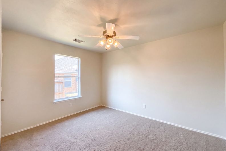 Photo 18 of 37 of 10710 Laurelton Ct, Humble, TX