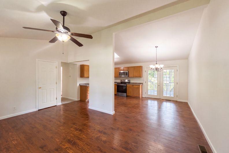 Photo 3 of 18 of 82 Cedar Ridge Dr, Pacific, MO