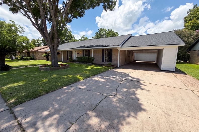 Photo 24 of 26 of 910 Luella Ave, Deer Park, TX