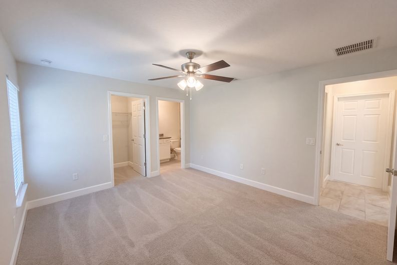 Photo 4 of 14 of 5209 SW 128th Pl, Ocala, FL