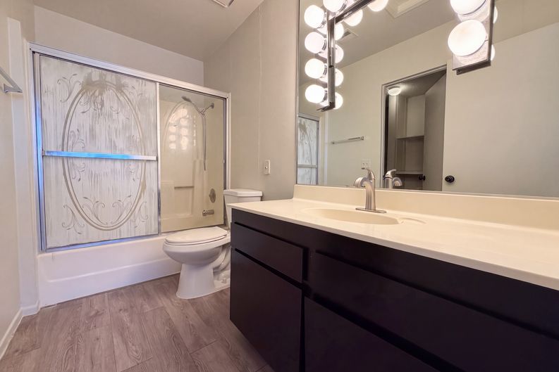Photo 12 of 17 of 5240 Janfred Ct, Las Vegas, NV