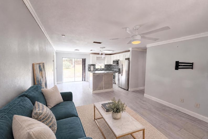 Photo 3 of 17 of 976 Liskeard Ave, Orange City, FL
