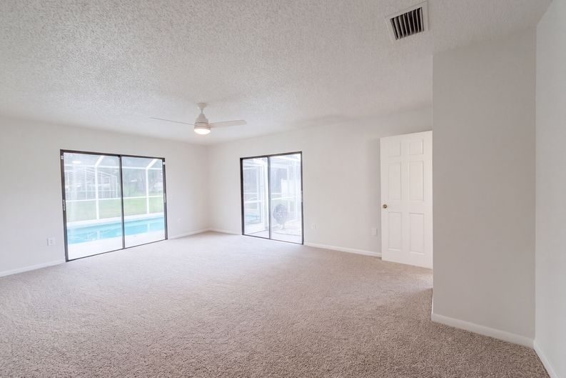 Photo 3 of 21 of 8022 Timber Lake Ln, Sarasota, FL