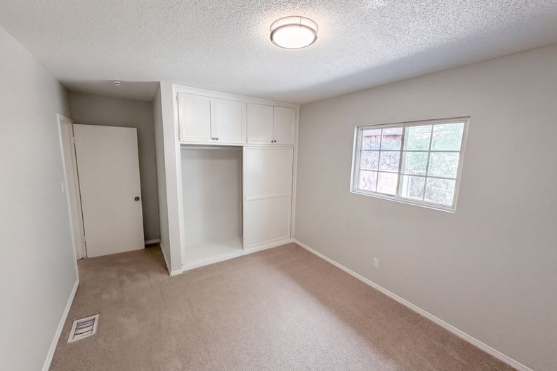 Photo 13 of 20 of 17787 Ivy Ave, Fontana, CA