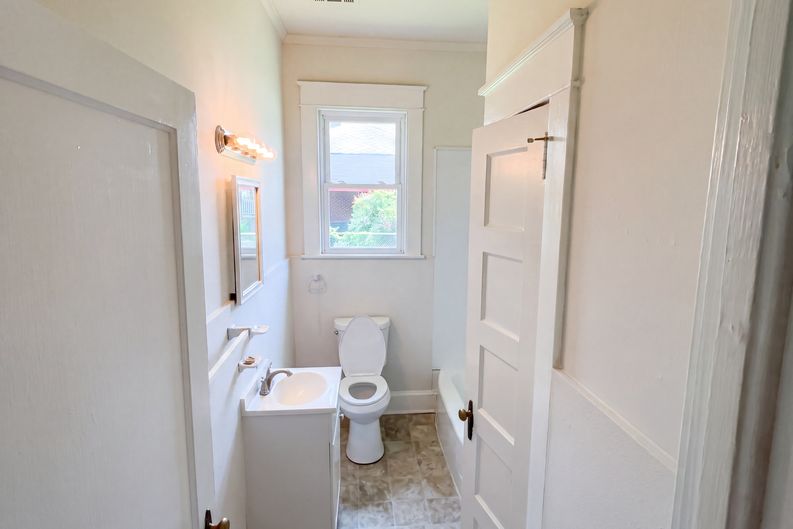 Photo 6 of 19 of 112 Sherard Ave, Ninety Six, SC