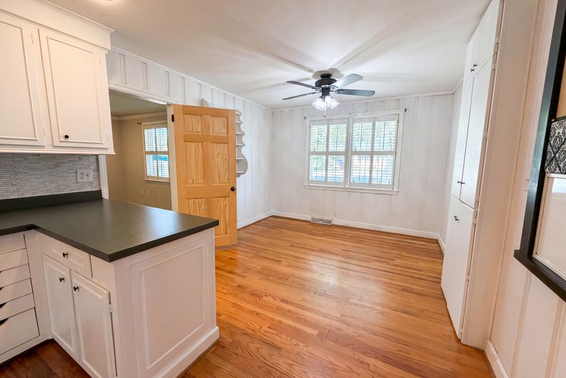 Photo 6 of 20 of 3006 Hilldale Rd, West Columbia, SC