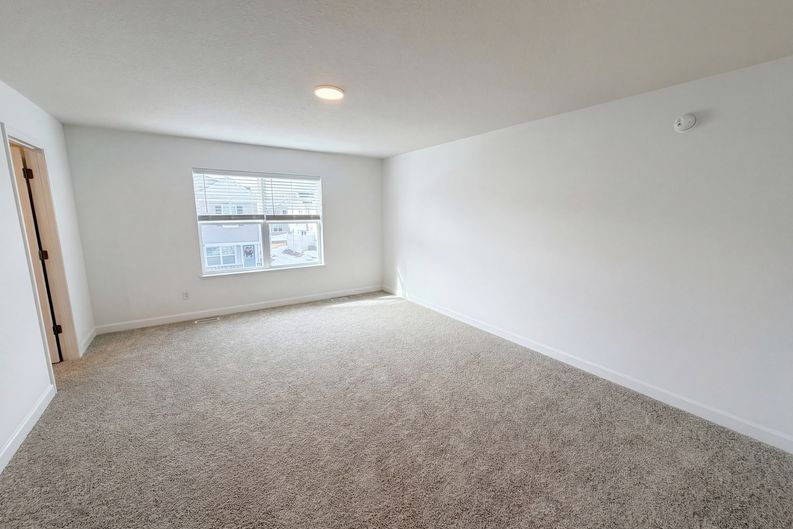 Photo 17 of 22 of 3022 Basswood St, Little Canada, MN