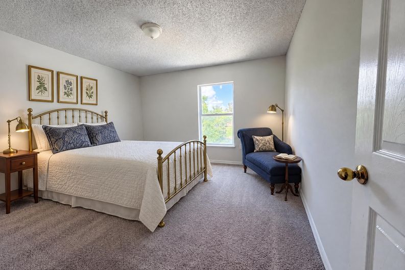Photo 18 of 26 of 2158 Willesdon Dr W, Jacksonville, FL