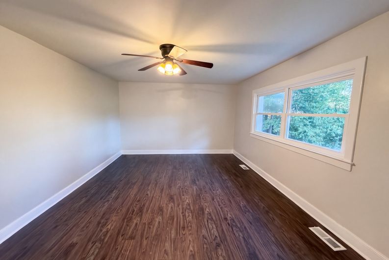 Photo 3 of 26 of 1309 Legend Rd, Raleigh, NC