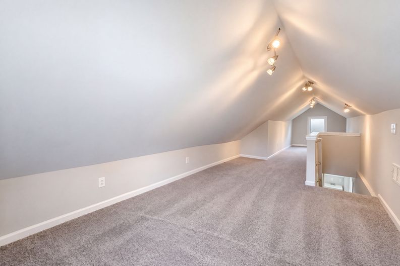 Photo 10 of 18 of 2224 Markese Ave, Lincoln Park, MI