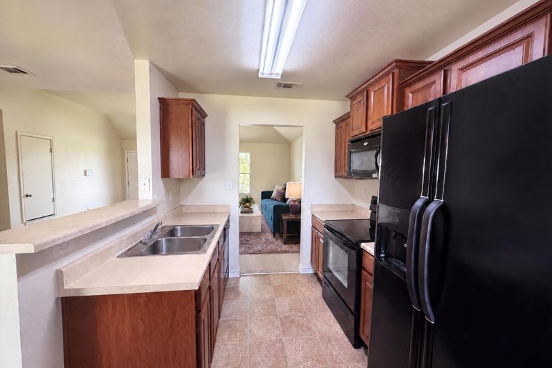 Photo 12 of 16 of 2512 Saulsbury Dr, Temple, TX