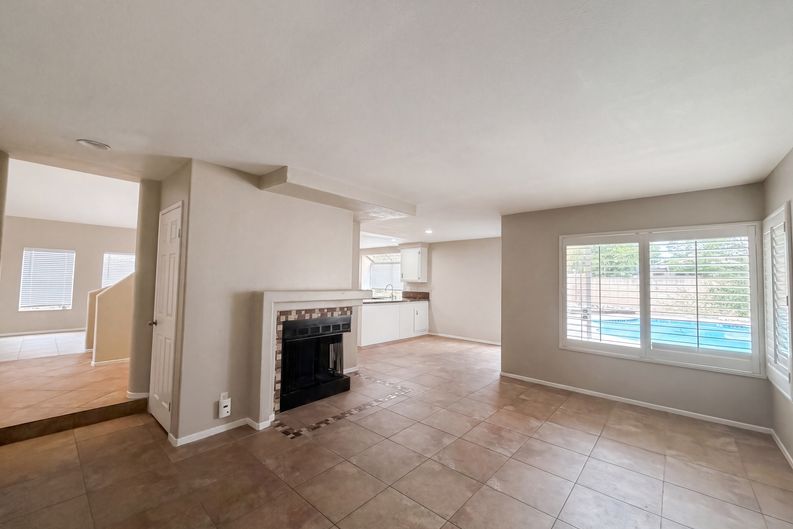 Photo 9 of 22 of 39676 Ridgedale Dr, Murrieta, CA