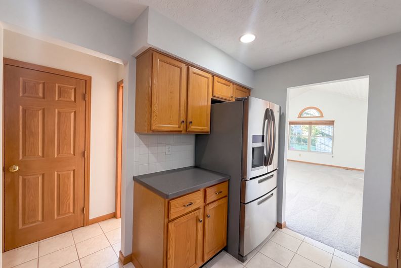 Photo 9 of 40 of 232 Brownstone Ct, Westerville, OH