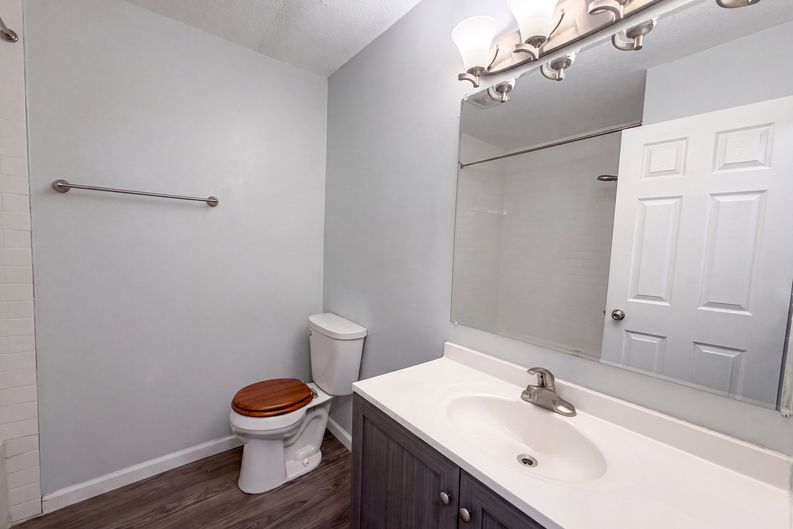 Photo 16 of 33 of 1415 Bolenhill Ave, Columbus, OH