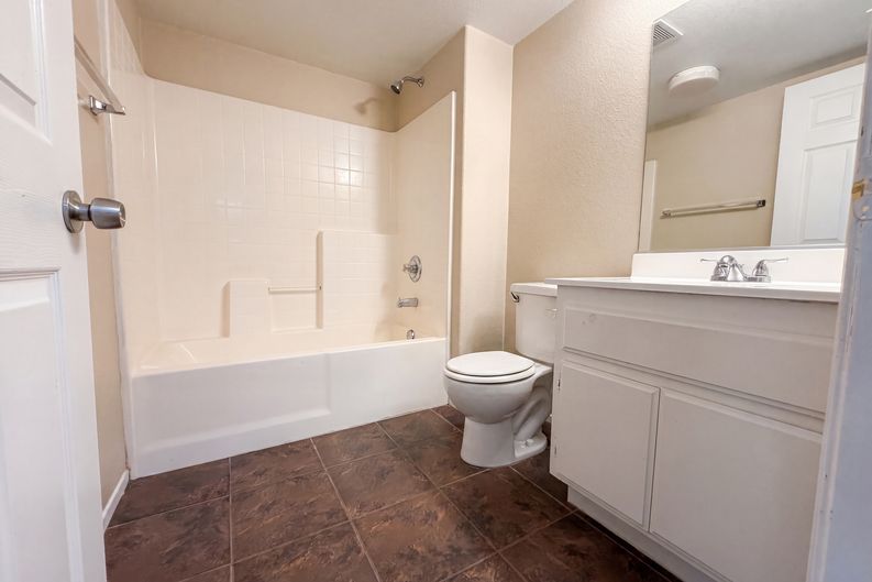 Photo 15 of 36 of 11401 Villa St, Adelanto, CA