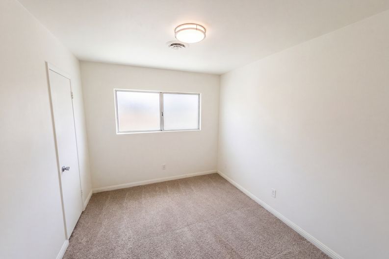 Photo 22 of 44 of 4018 Shady Oak Dr, Las Vegas, NV