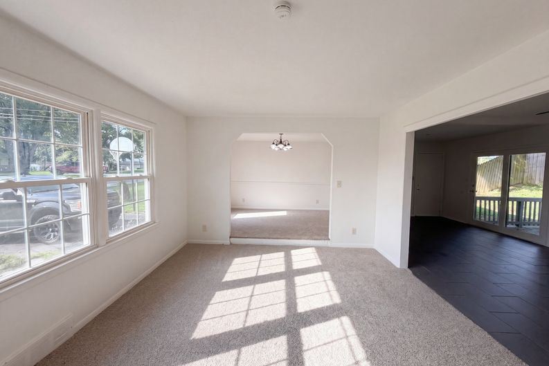 Photo 3 of 20 of 12904 E 54th St, Kansas City, MO
