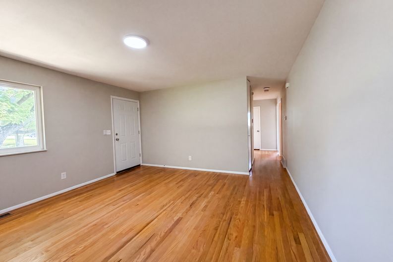 Photo 8 of 21 of 9707 Wescott Rd, Cincinnati, OH