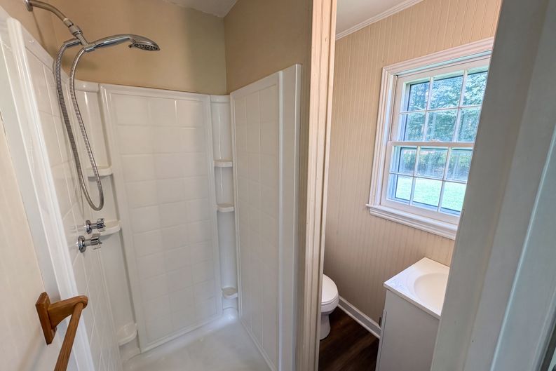 Photo 12 of 23 of 5100 Robinwood Dr, Charlotte, NC