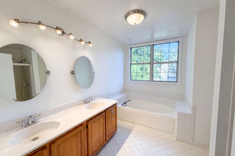 Photo 16 of 27 of 8509 Ivoryton Way, Montgomery Village, MD