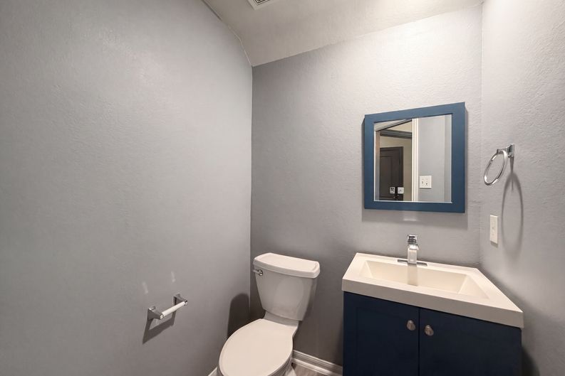 Photo 16 of 22 of 18664 Legend Oaks Dr, Magnolia, TX
