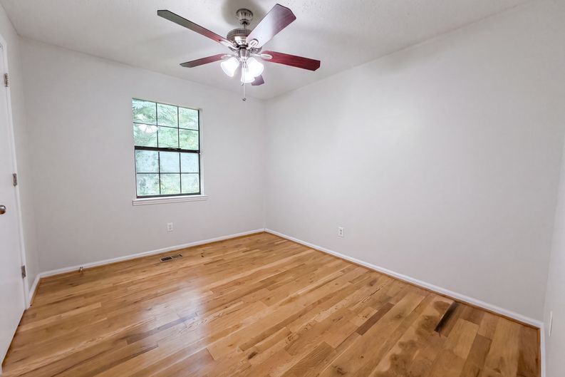 Photo 11 of 21 of 405 Annie Lee Rd, Trussville, AL