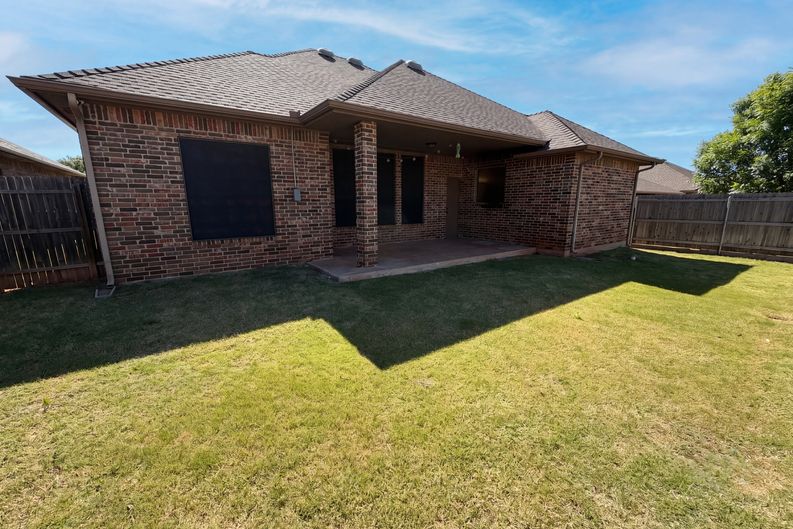 Photo 5 of 16 of 15941 Sky Run Dr, Edmond, OK