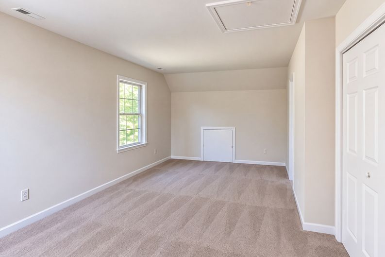 Photo 13 of 22 of 3153 Chartwood Dr, Sandston, VA