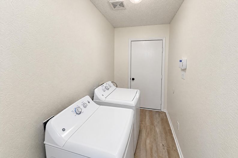 Photo 12 of 22 of 2708 White Oak Dr, Little Elm, TX