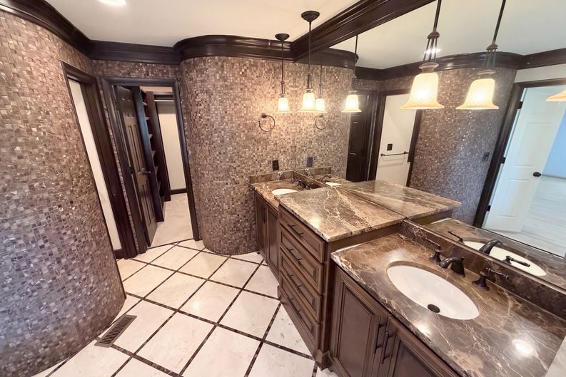 Photo 31 of 44 of 5344 Forest Springs Dr, Atlanta, GA