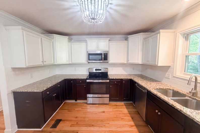 Photo 6 of 25 of 113 Forestview Dr, Elon, NC