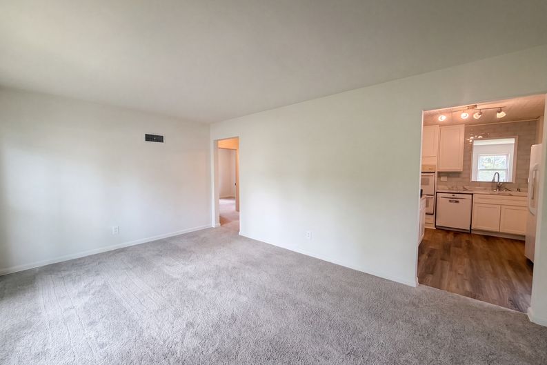 Photo 7 of 18 of 8606 Vasel Ave, Saint Louis, MO