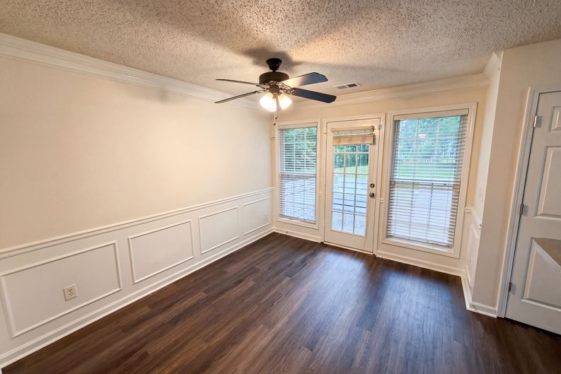 Photo 8 of 34 of 215 Twin Brook Way, Lawrenceville, GA